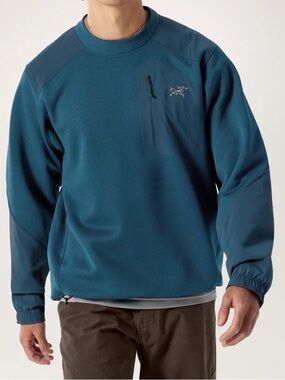 Arc'teryx Men's Teal Crewneck Pullover